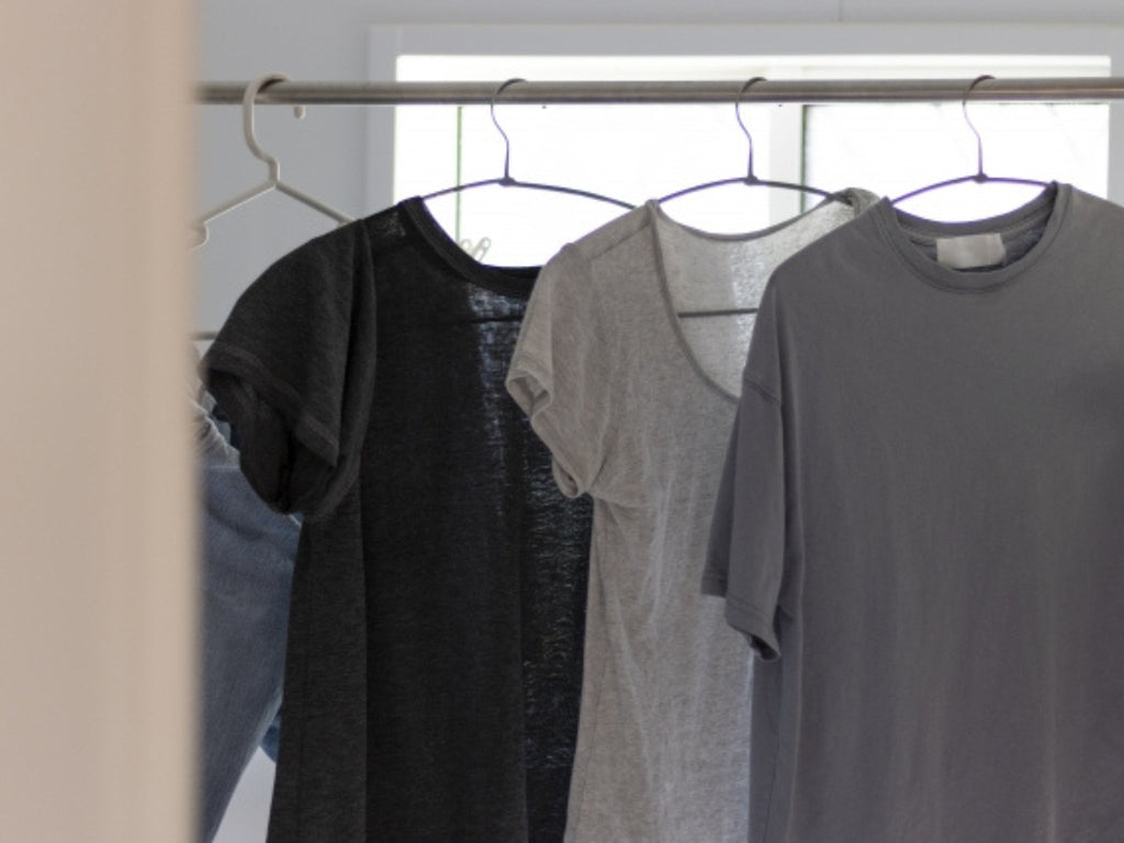 ランドリールームに干された洗濯物