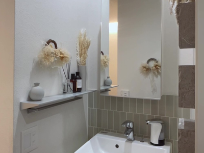 棚がない賃貸洗面所も快適に！壁に穴を開けずに叶えるスタイリッシュ収納術