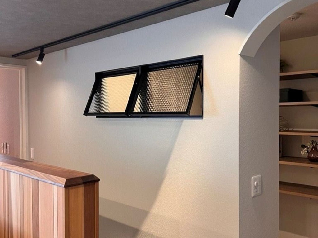 室内窓(アルミ製額縁一体枠)の施工事例