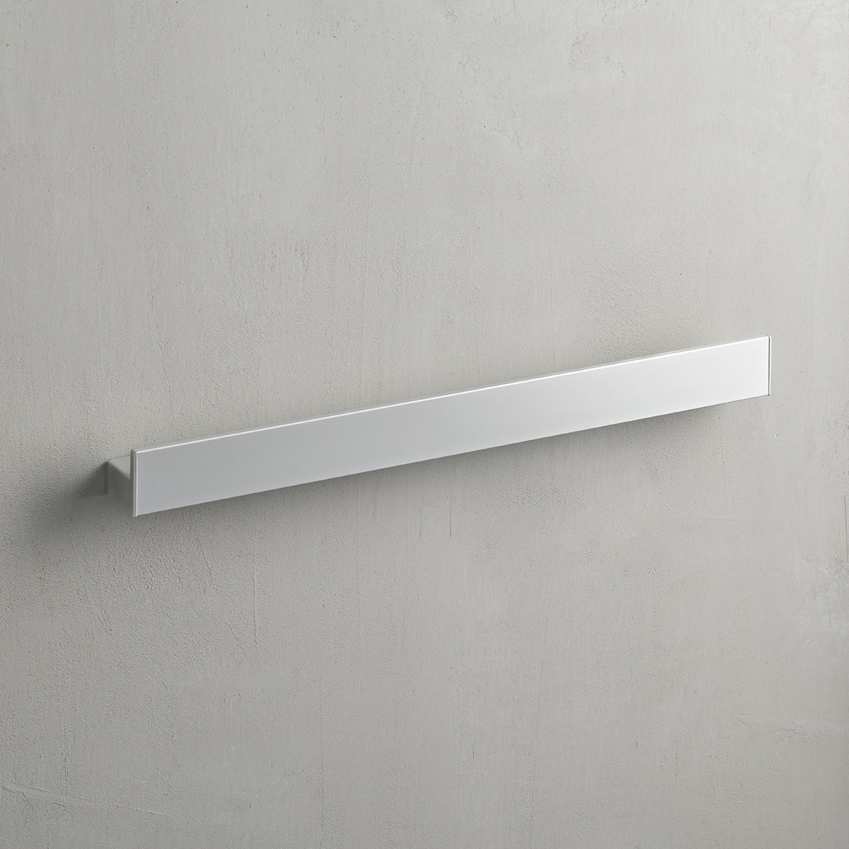 シンプルな長押「ウォールバー」