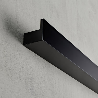 意匠面からビスが見えないノイズレスデザイン