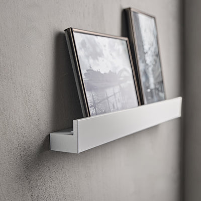 壁面に馴染むシンプルなフォルム