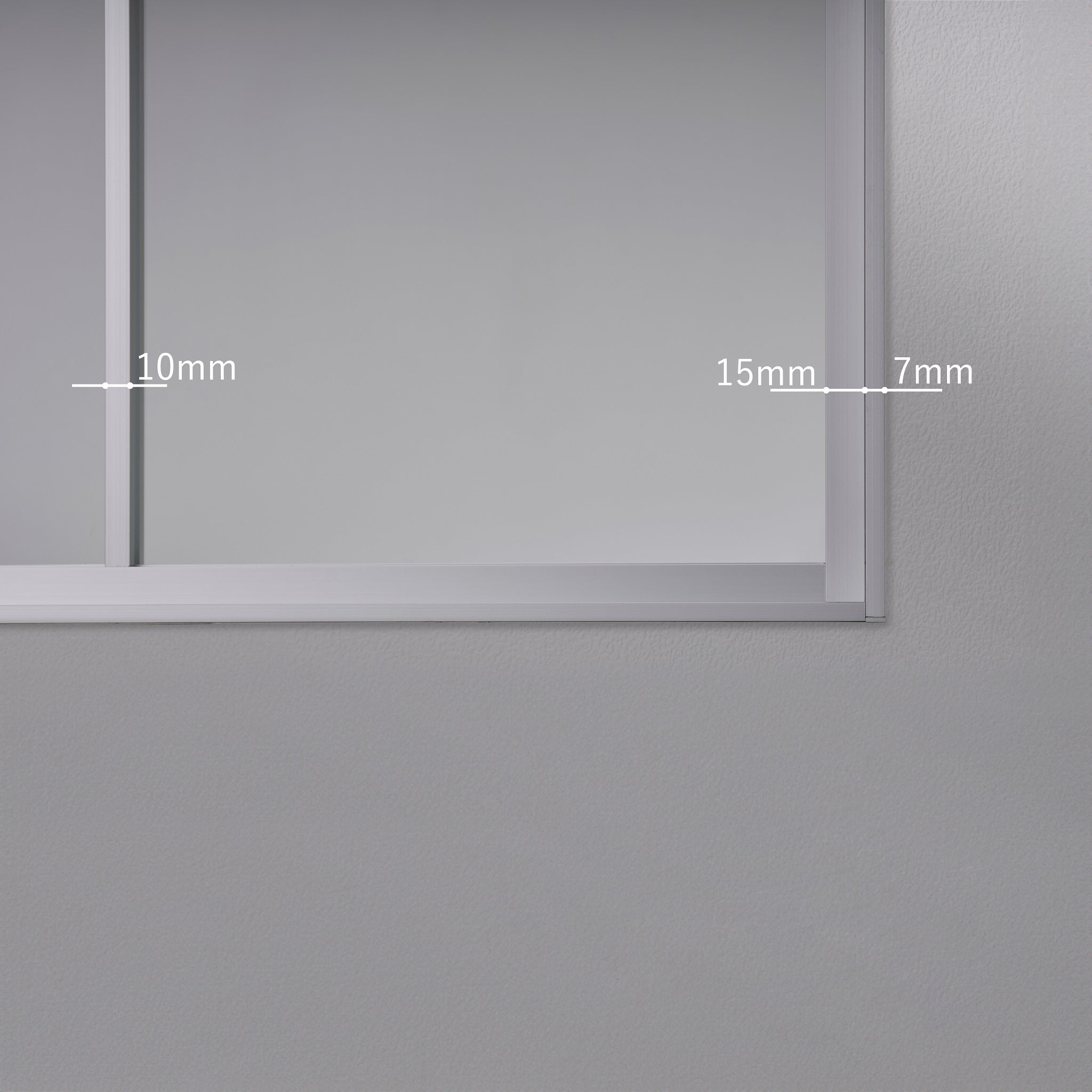 室内窓 アルミ製額縁一体枠 両側壁納まり FIX 560×387 壁厚70㎜（※受注生産品）