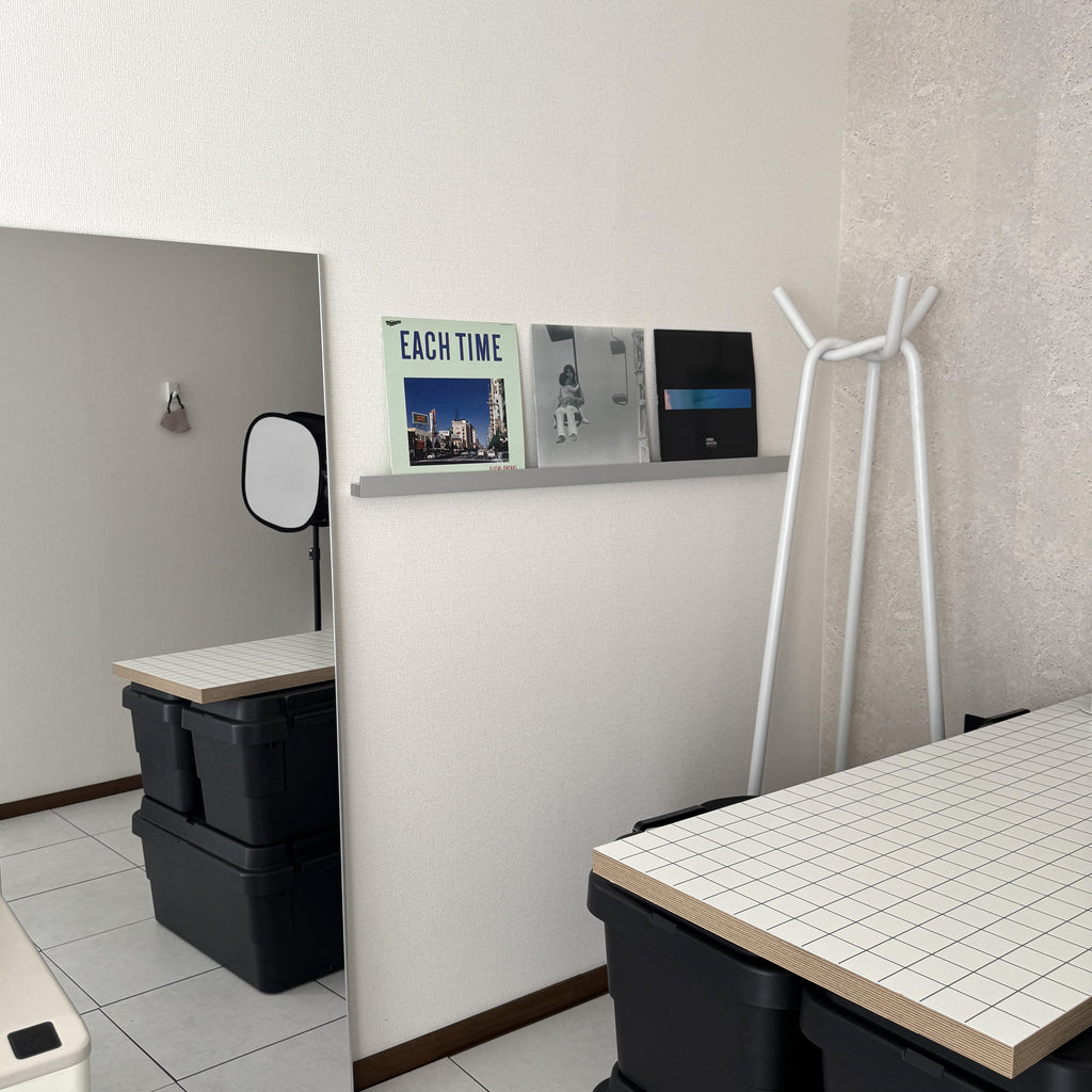 ホワイトシルバーのウォールバーの活用シーン