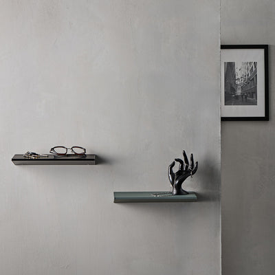 玄関施工イメージ（左からブラック・オリーブ／W300）